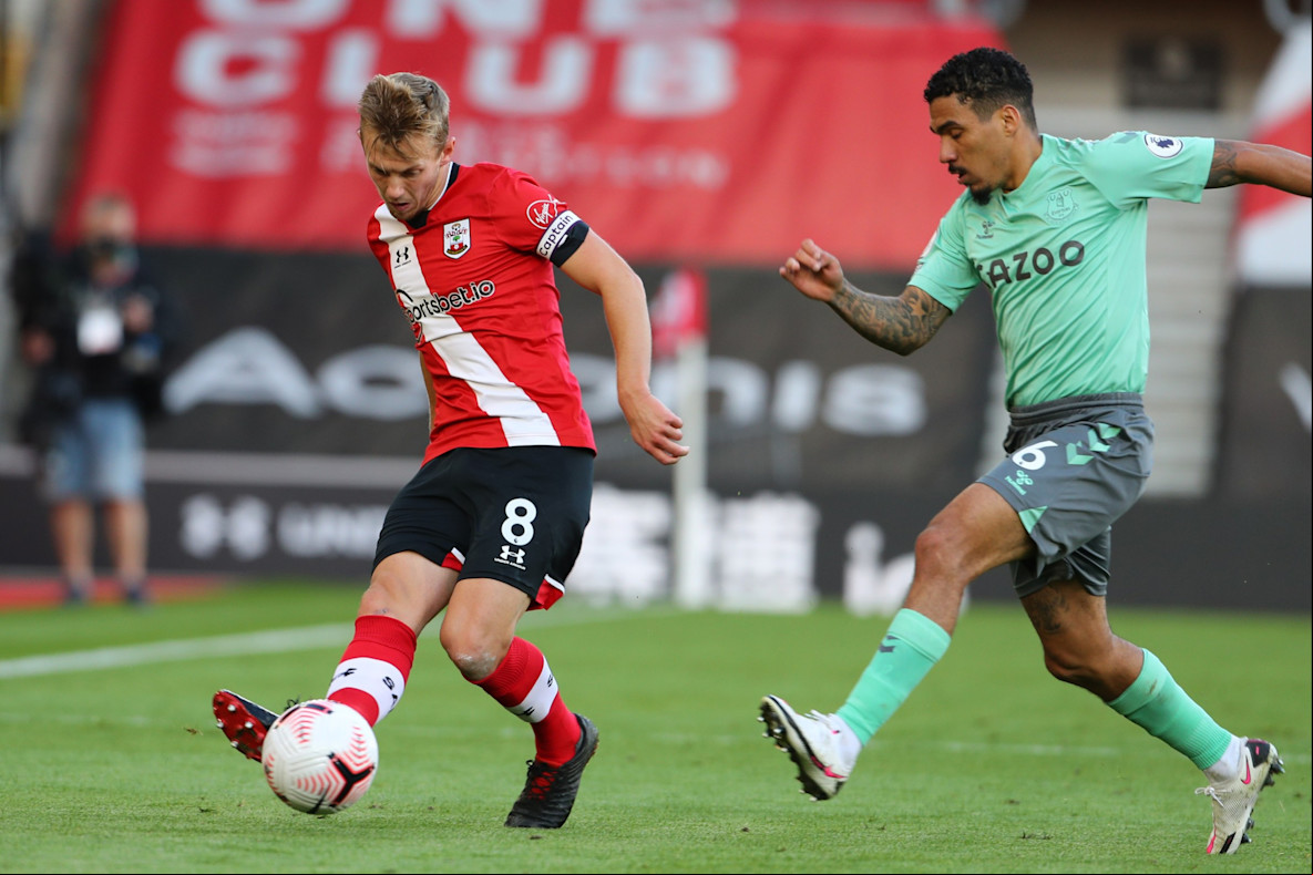 Soccer_EPL_Southampton midfielder James Ward-Prowse and Everton midfielder Allan