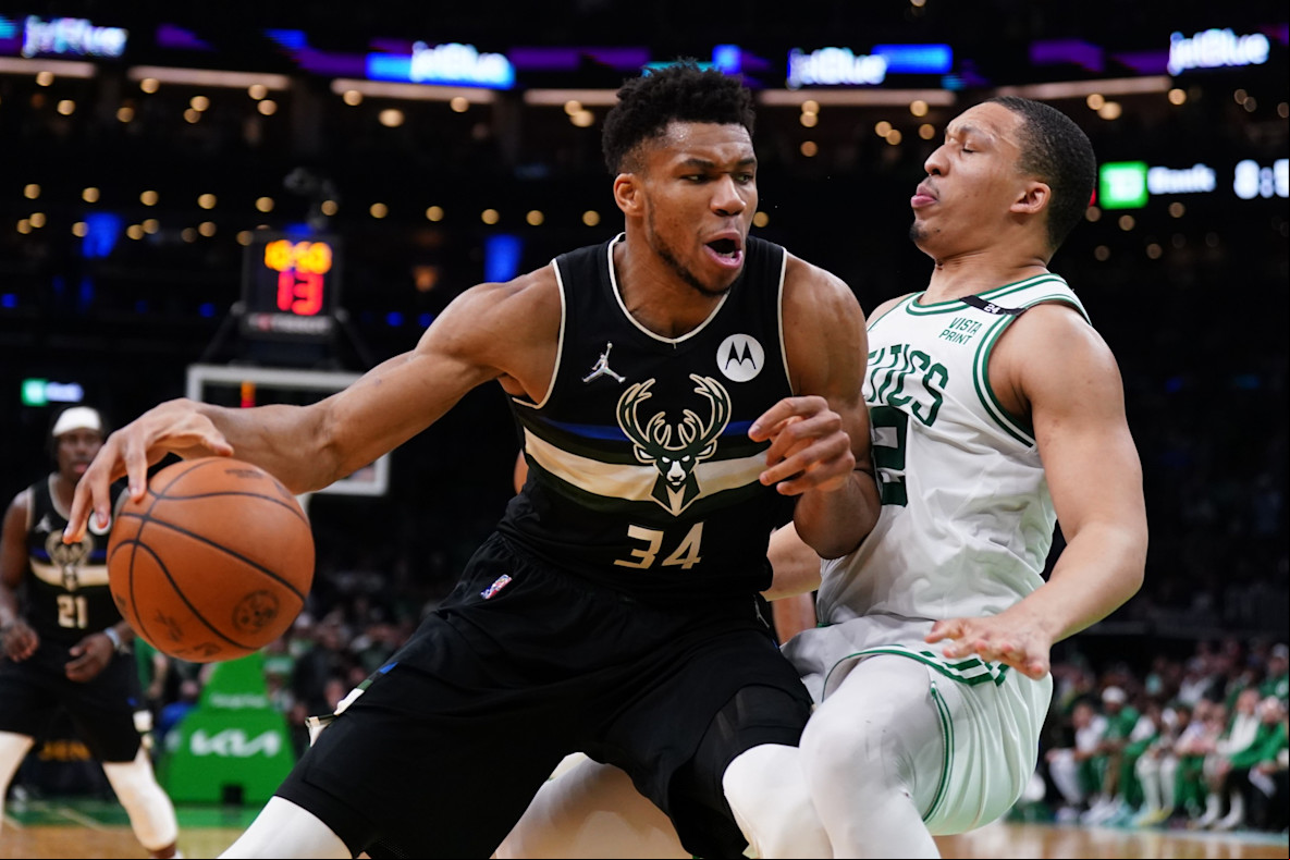 Basketball_NBA_Milwaukee Bucks forward Giannis Antetokounmpo